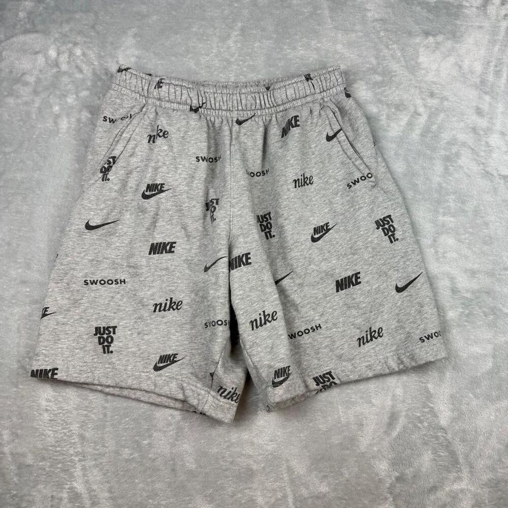 Nike Men's Grey Shorts